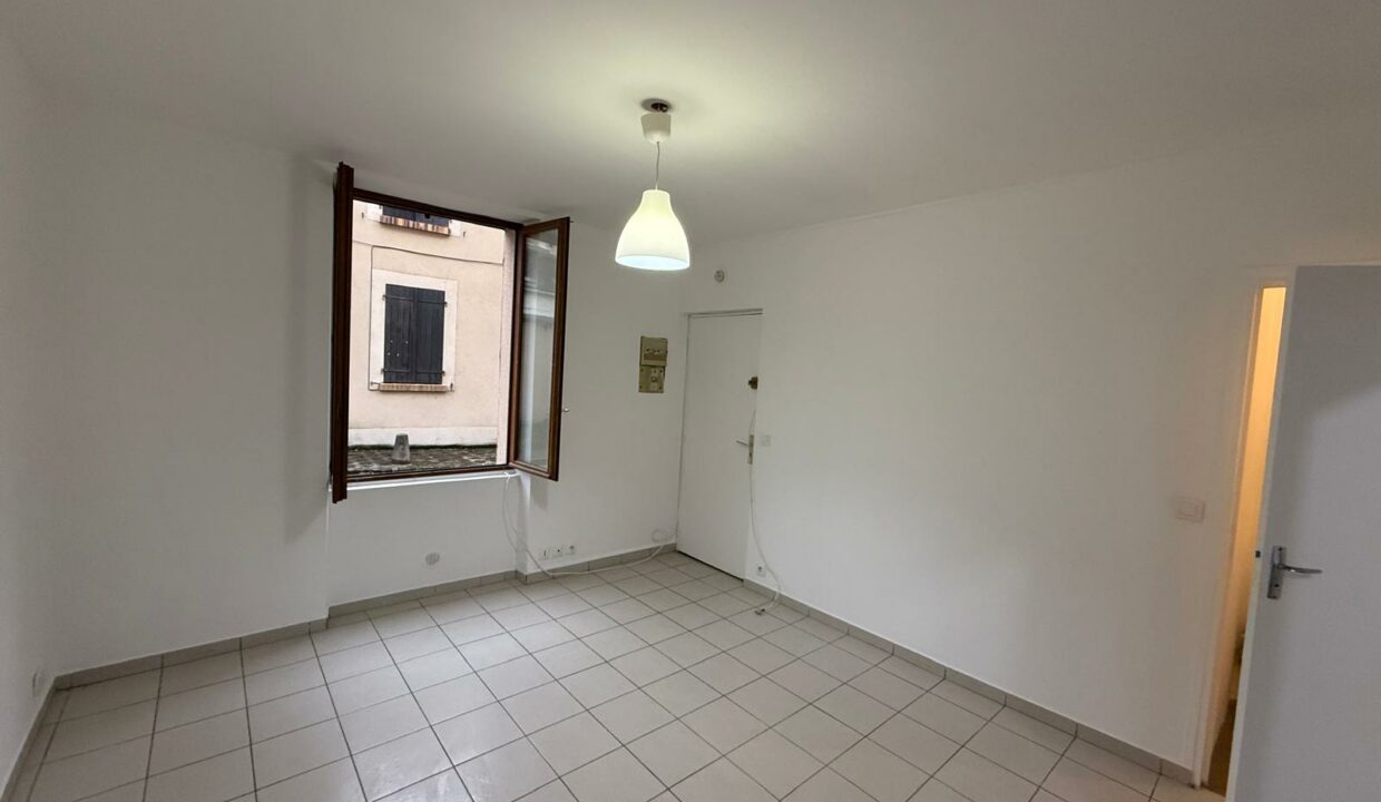 WhatsApp Image 2025-12-23 at 14.46.33 (1)